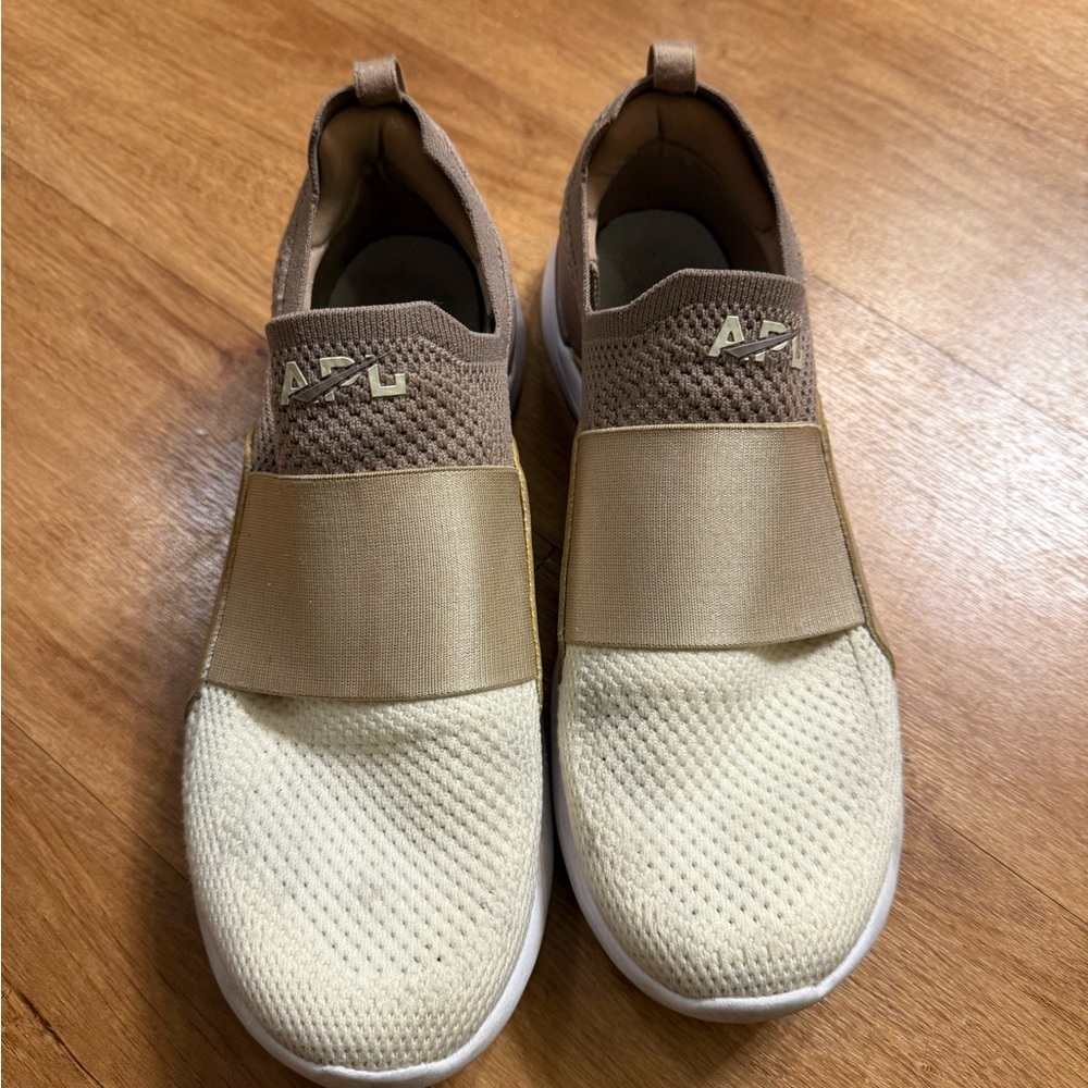 Women’s APL size 10